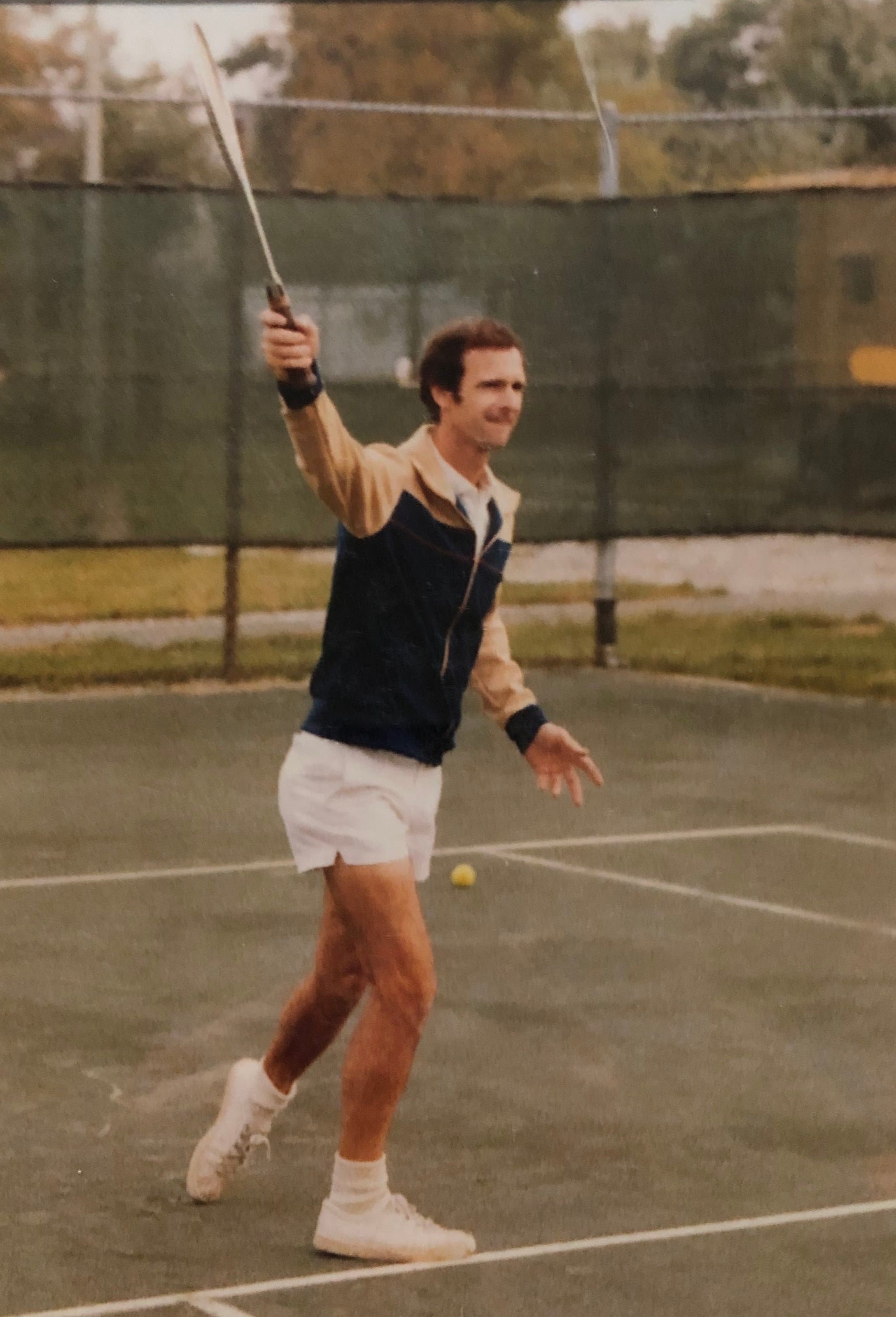Ed Brune celebrating on a tennis court